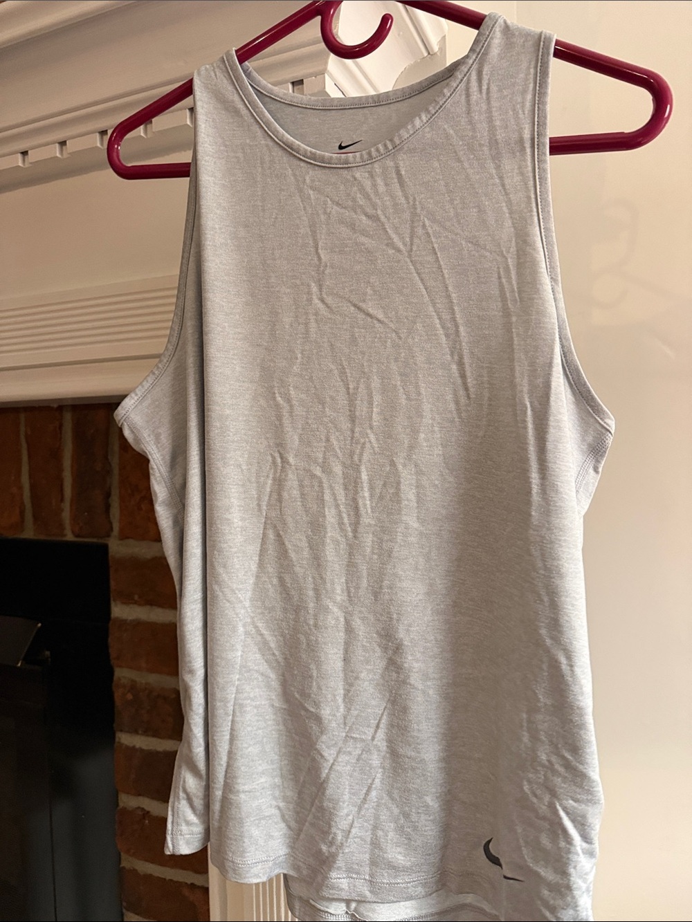 Nike Women's Light Gray Athletic Tank Top - Gray